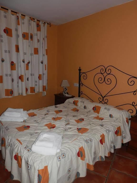 Hostal El Portalico Linares de Mora Extérieur photo